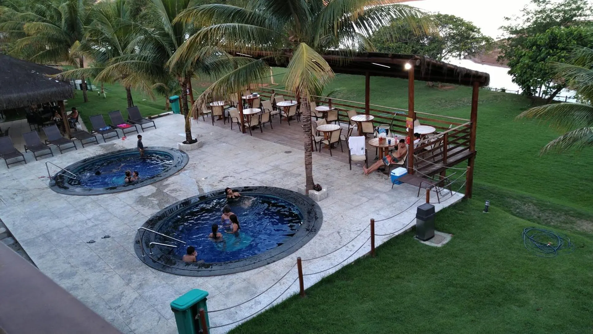Aldeia Do Lago: Lakeside Retreat with Aqua Park and EV Charging Caldas Novas Brazil