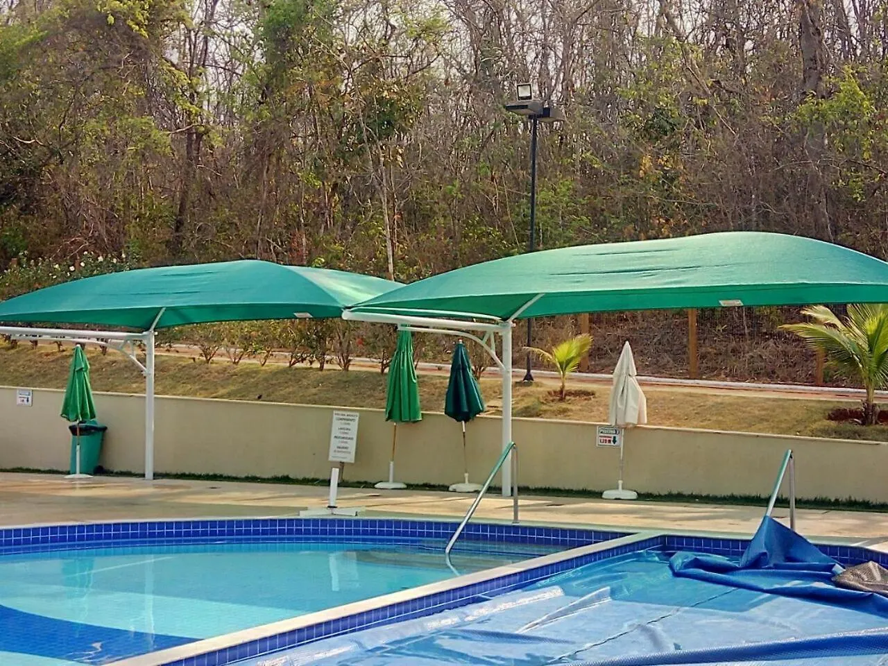 Aldeia Do Lago: Lakeside Retreat with Aqua Park and EV Charging Caldas Novas Apartment
