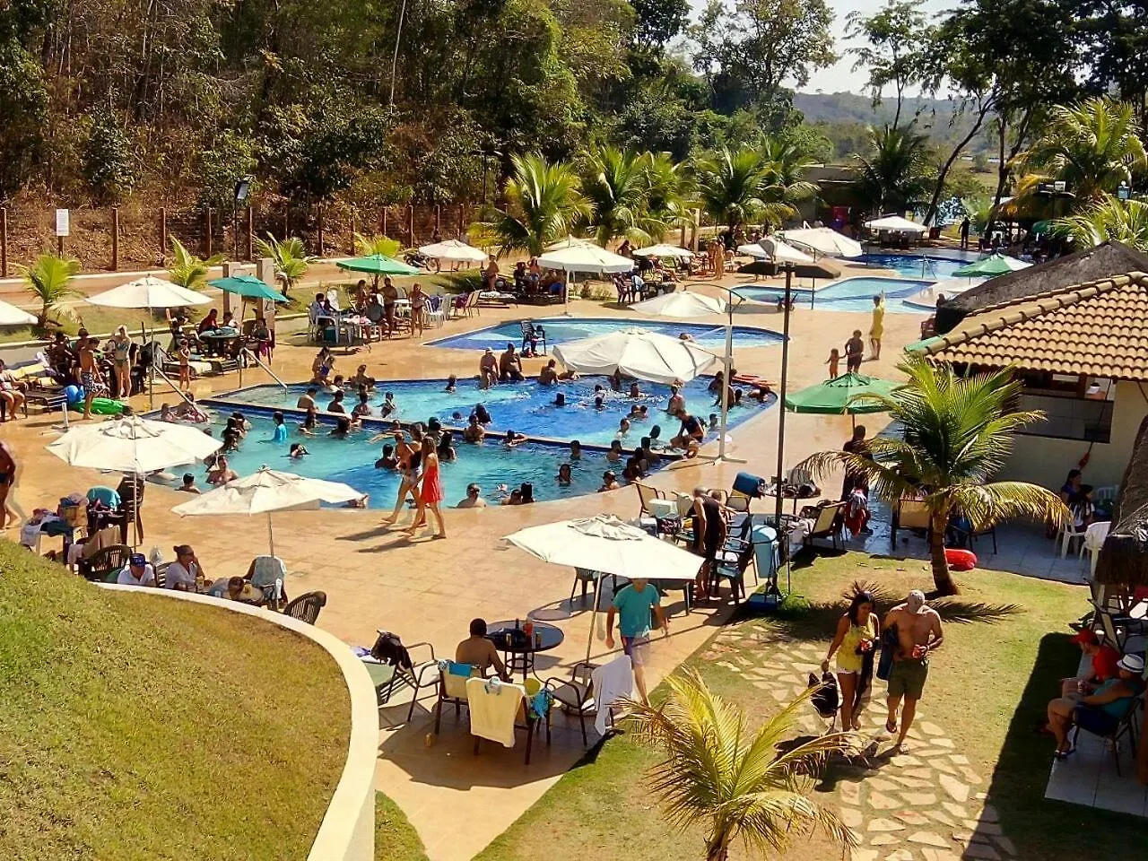 Aldeia Do Lago: Lakeside Retreat with Aqua Park and EV Charging Caldas Novas Apartment